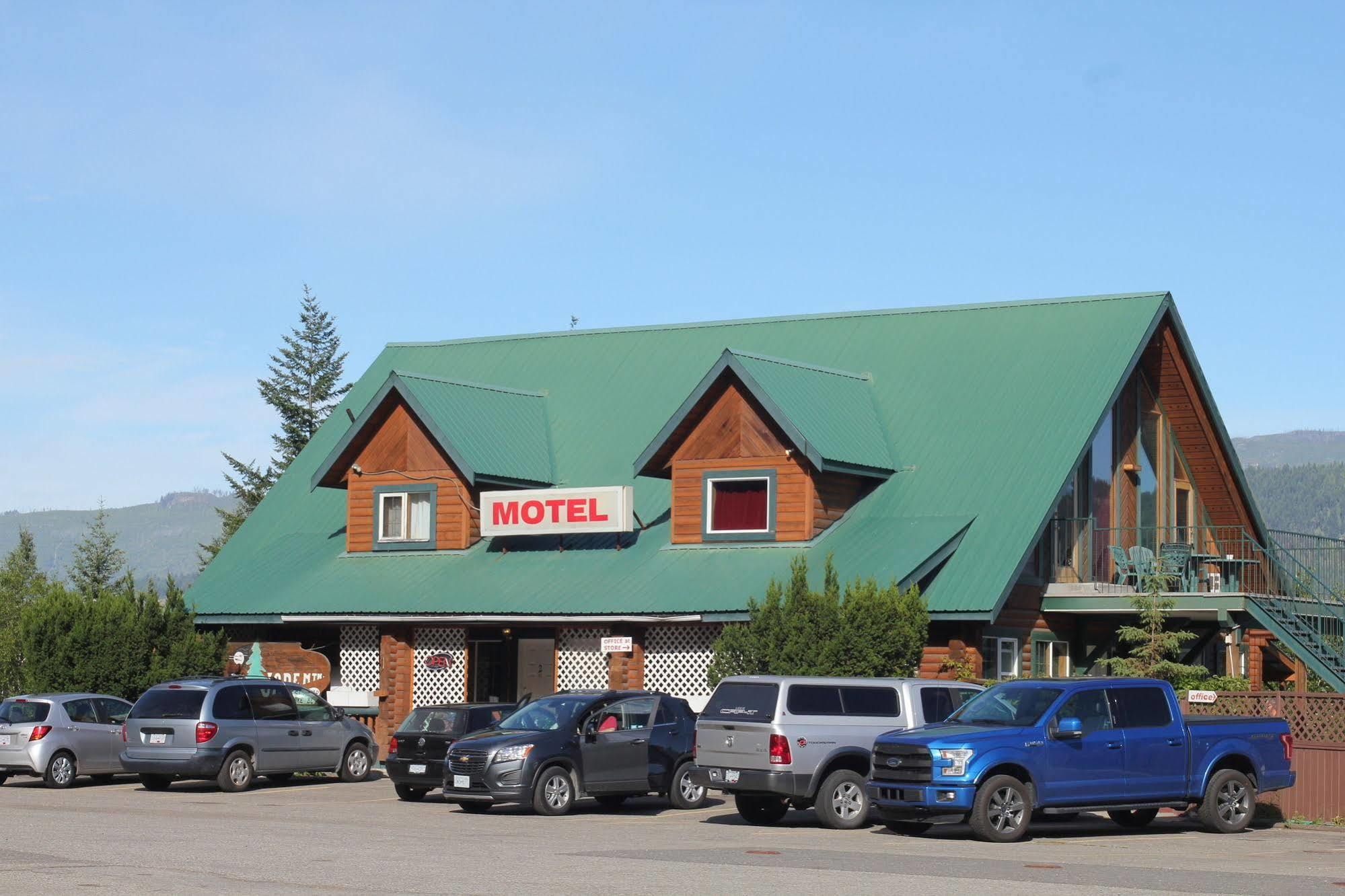 Jade Mountain Motel Chase Екстериор снимка